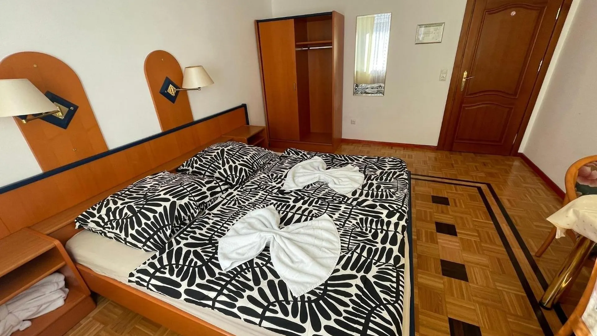 Lejlighed Pension Doppelbett Mit Balkon Zimmer 21 Nürnberg Tyskland