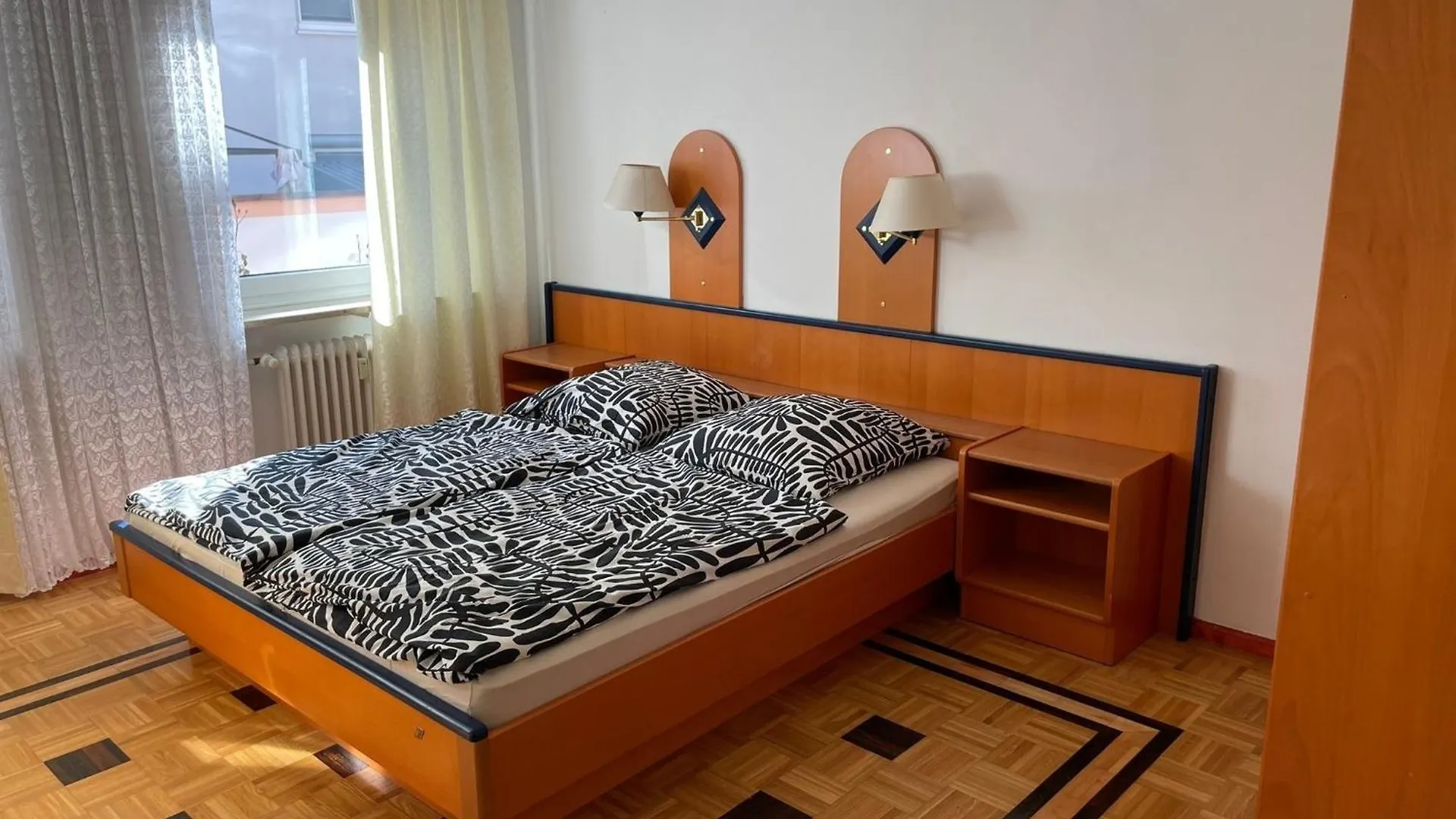 Pension Doppelbett Mit Balkon Zimmer 21 Nürnberg Lejlighed