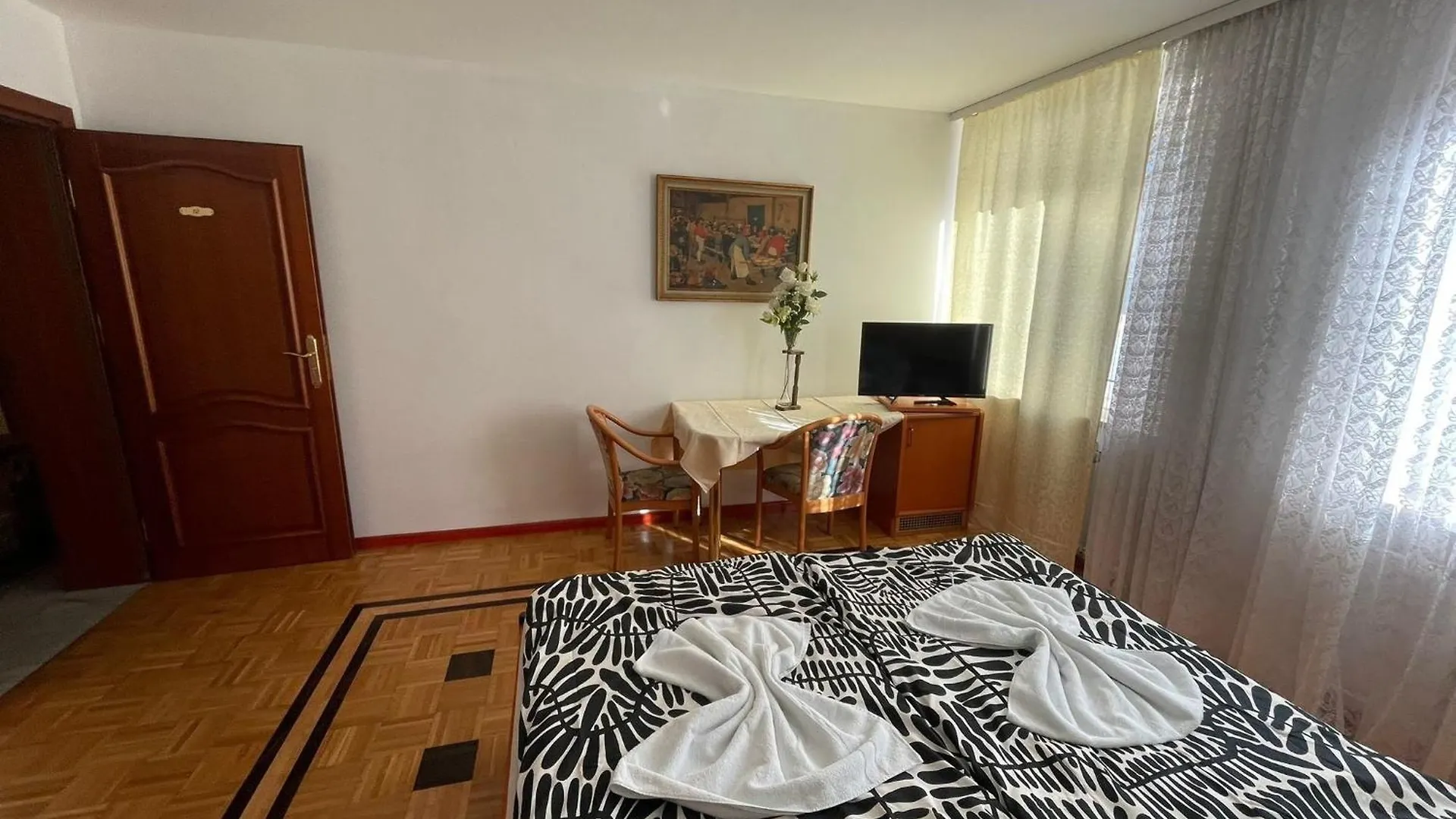 Lejlighed Pension Doppelbett Mit Balkon Zimmer 21 Nürnberg